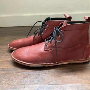 Da Vinci Barefoot Boots Men’s - Red (size 13.5)
